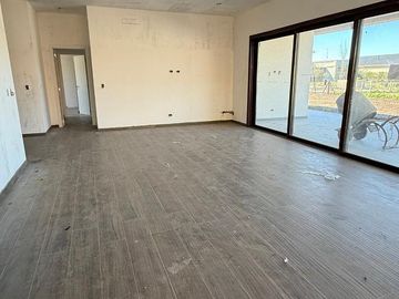 Casa en venta, Fincas del Alba. Canning, Ezeiza. 4 amb. con pileta