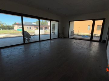 Casa en venta, Fincas del Alba. Canning, Ezeiza. 4 amb. con pileta