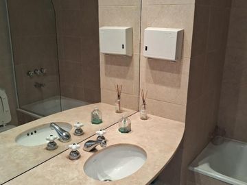 OPORTUNIDAD - Oficina en Duplex con 2 Balcones Aterrazados - Seguridad 24hs - Piscina