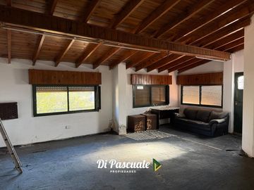 VENTA Casa 4 Habitaciones En 2 Plantas, Pileta y Terraza Ideal Inversores - Moreno Norte
