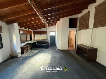VENTA Casa 4 Habitaciones En 2 Plantas, Pileta y Terraza Ideal Inversores - Moreno Norte