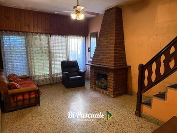 VENTA Casa 4 Habitaciones En 2 Plantas, Pileta y Terraza Ideal Inversores - Moreno Norte