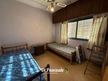 VENTA Casa 4 Habitaciones En 2 Plantas, Pileta y Terraza Ideal Inversores - Moreno Norte