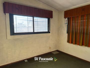 VENTA Casa 4 Habitaciones En 2 Plantas, Pileta y Terraza Ideal Inversores - Moreno Norte