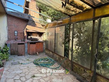 VENTA Casa 4 Habitaciones En 2 Plantas, Pileta y Terraza Ideal Inversores - Moreno Norte