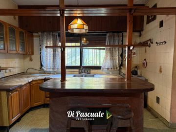 VENTA Casa 4 Habitaciones En 2 Plantas, Pileta y Terraza Ideal Inversores - Moreno Norte