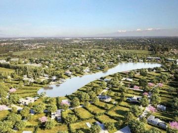 Terreno Sobre La Laguna en Azzurra, Tortugas, Pilar