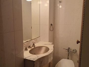 DEPARTAMENTO EN ALQUILER 3 AMBIENTES RECOLETA CON COCHERA