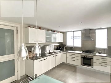 Departamento-Alquiler-Amoblado-Renovado-Cochera. Seguridad 24h.