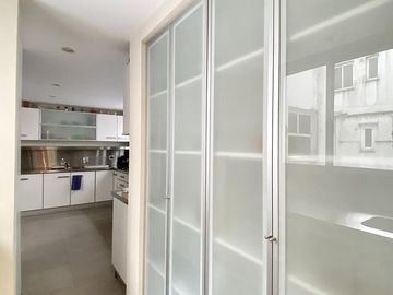Departamento-Alquiler-Amoblado-Renovado-Cochera. Seguridad 24h.