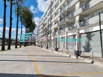 Local a estrenar de 102 m2 en Canning Center, sobre calle Lacarra