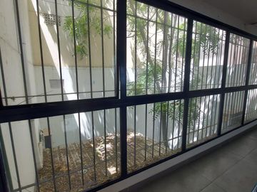 Excelente local en alquiler - 400 m2 - Proximo a Av 9 de julio.