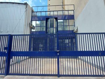 Excelente local en alquiler - 400 m2 - Proximo a Av 9 de julio.