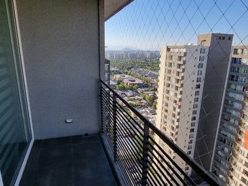 Excelente departamento dúplex en Macul, a pasos del Metro Las Torres