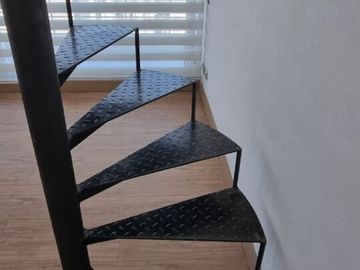 Excelente departamento dúplex en Macul, a pasos del Metro Las Torres