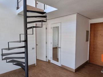 Excelente departamento dúplex en Macul, a pasos del Metro Las Torres