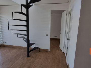Excelente departamento dúplex en Macul, a pasos del Metro Las Torres