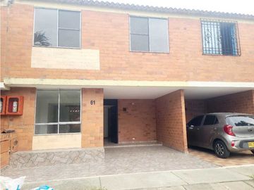VENTA CASA EN CONDOMINIO CANEY