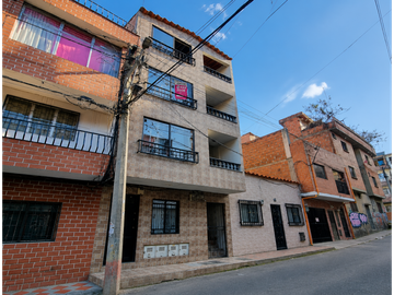 Se Arrienda Casa en Barrio Perez, Bello