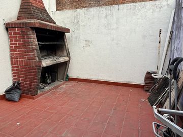 Departamento Tipo PH 2 Amb Patio Lavadero 1° Piso x escalera bajas Expensas !