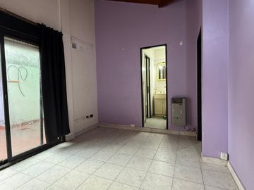 Departamento Tipo PH 2 Amb Patio Lavadero 1° Piso x escalera bajas Expensas !