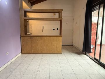 Departamento Tipo PH 2 Amb Patio Lavadero 1° Piso x escalera bajas Expensas !