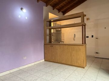 Departamento Tipo PH 2 Amb Patio Lavadero 1° Piso x escalera bajas Expensas !