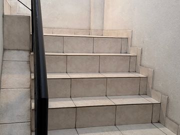 Departamento Tipo PH 2 Amb Patio Lavadero 1° Piso x escalera bajas Expensas !