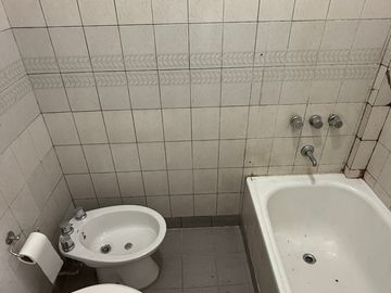 Departamento Tipo PH 2 Amb Patio Lavadero 1° Piso x escalera bajas Expensas !