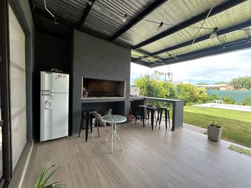 CASA EN VENTA BARRIO PRIVADO MAIPU