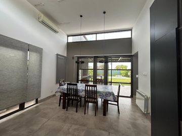 CASA EN VENTA BARRIO PRIVADO MAIPU