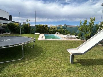 CASA EN VENTA BARRIO PRIVADO MAIPU