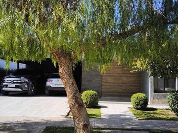 CASA EN VENTA BARRIO PRIVADO MAIPU