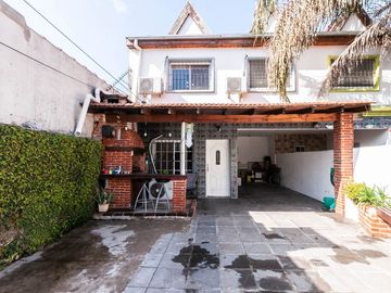 VENTA DUPLEX  4 AMBIENTES  SIN EXPENSAS ADROGUE