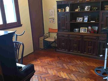 VENTA CASA GRANDE LOTE PROPIO 8,66 X 33,50 FLORES