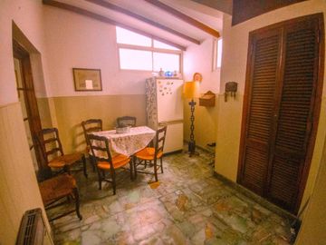 VENTA CASA GRANDE LOTE PROPIO 8,66 X 33,50 FLORES