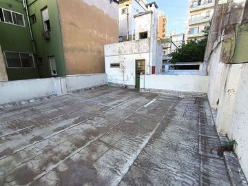 VENTA CASA GRANDE LOTE PROPIO 8,66 X 33,50 FLORES