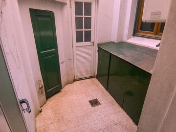 VENTA CASA GRANDE LOTE PROPIO 8,66 X 33,50 FLORES