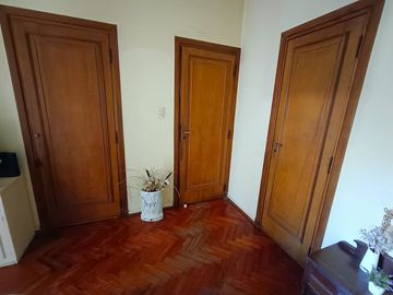 VENTA CASA GRANDE LOTE PROPIO 8,66 X 33,50 FLORES
