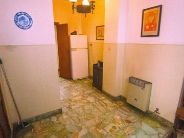 VENTA CASA GRANDE LOTE PROPIO 8,66 X 33,50 FLORES