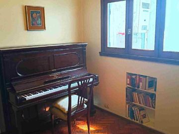 VENTA CASA GRANDE LOTE PROPIO 8,66 X 33,50 FLORES