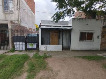 CASA 2 AMBIENTES VENTA CON LOTE LLAVALLOL
