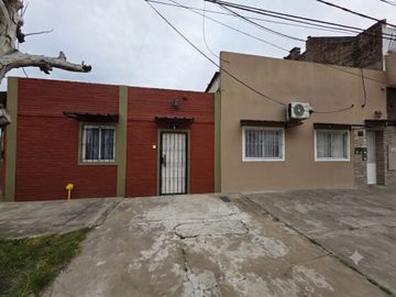 VENTA 2 CASAS 3 AMBIENTES CADA UNA LLAVALLOL