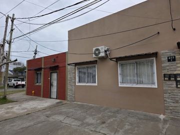 VENTA 2 CASAS 3 AMBIENTES CADA UNA LLAVALLOL