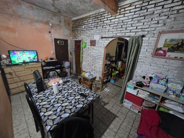 CASA 4 AMBIENTES EN VENTA WILDE CON RENTA