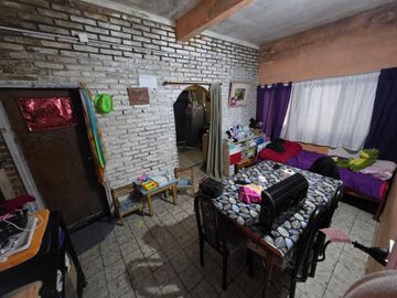 CASA 4 AMBIENTES EN VENTA WILDE CON RENTA