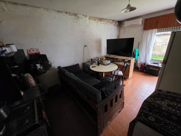 CASA 4 AMBIENTES EN VENTA WILDE CON RENTA