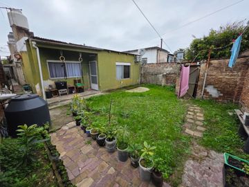 CASA 4 AMBIENTES EN VENTA WILDE CON RENTA