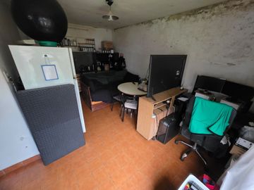 CASA 4 AMBIENTES EN VENTA WILDE CON RENTA