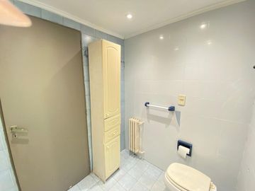 CASA 6 AMBIENTES VENTA ADROGUE PILETA FONDO LIBRE